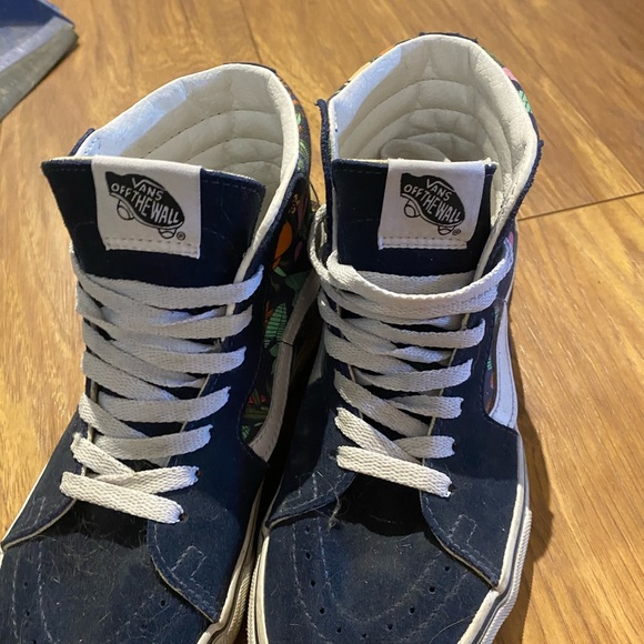 Vans - Picture 2 of 2